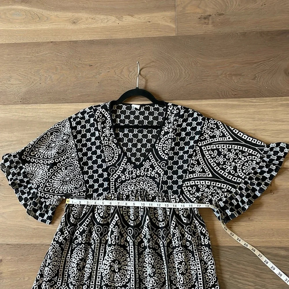 Anthropologie Brooke Eyelet Swing Dress by Akemi + Kin Black Embroidered SZ 0 - Picture 9 of 11